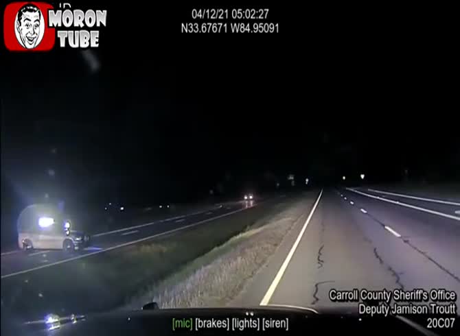 Video :He gets shot after shooting police officers with an AK-47 (Georgia)